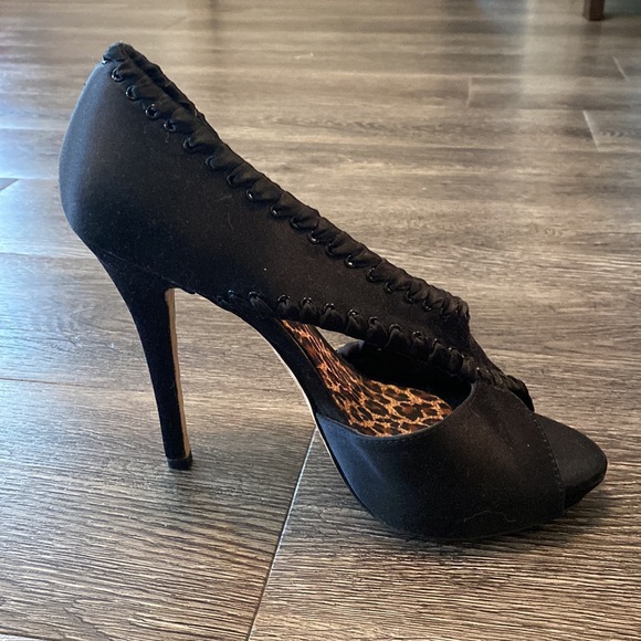 New Betsey Johnson Heels 7 - Picture 3 of 8